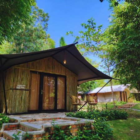 "D'Bamboo Kamp" Desa Wisata Ekang Lagoi Dış mekan fotoğraf