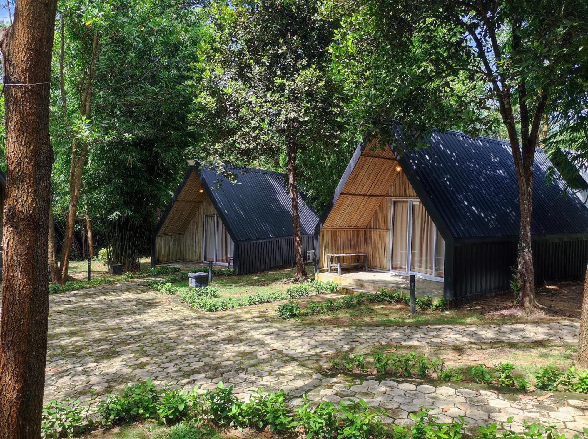 "D'Bamboo Kamp" Desa Wisata Ekang Lagoi Dış mekan fotoğraf
