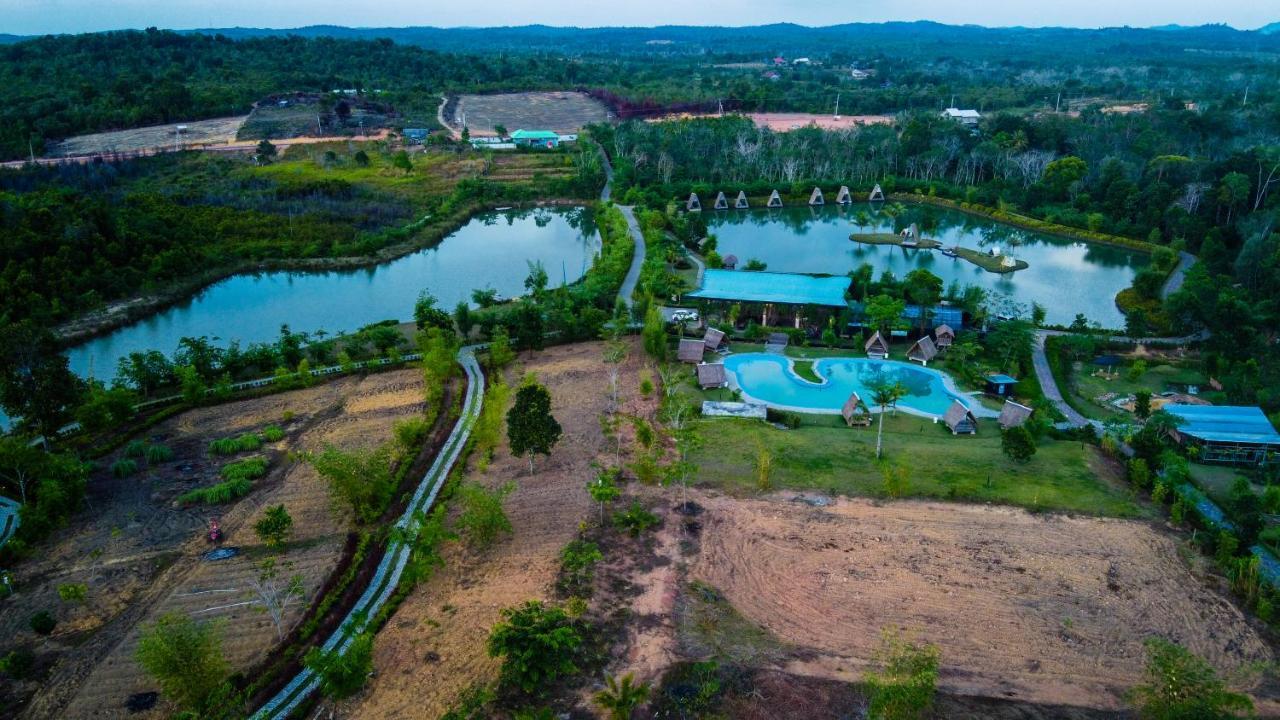 "D'Bamboo Kamp" Desa Wisata Ekang Lagoi Dış mekan fotoğraf